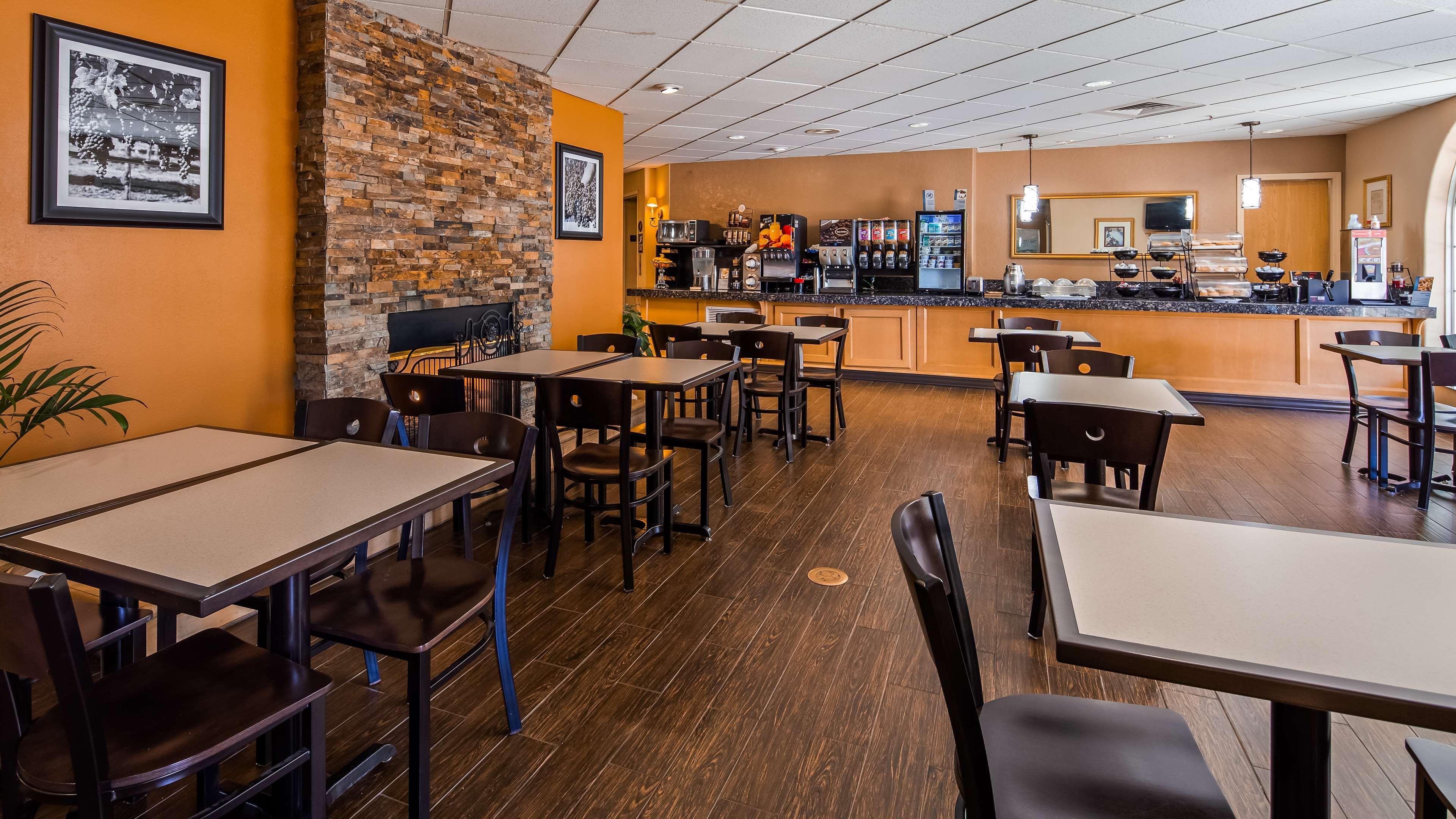 Best Western Plus Caldwell Inn & Suites Extérieur photo