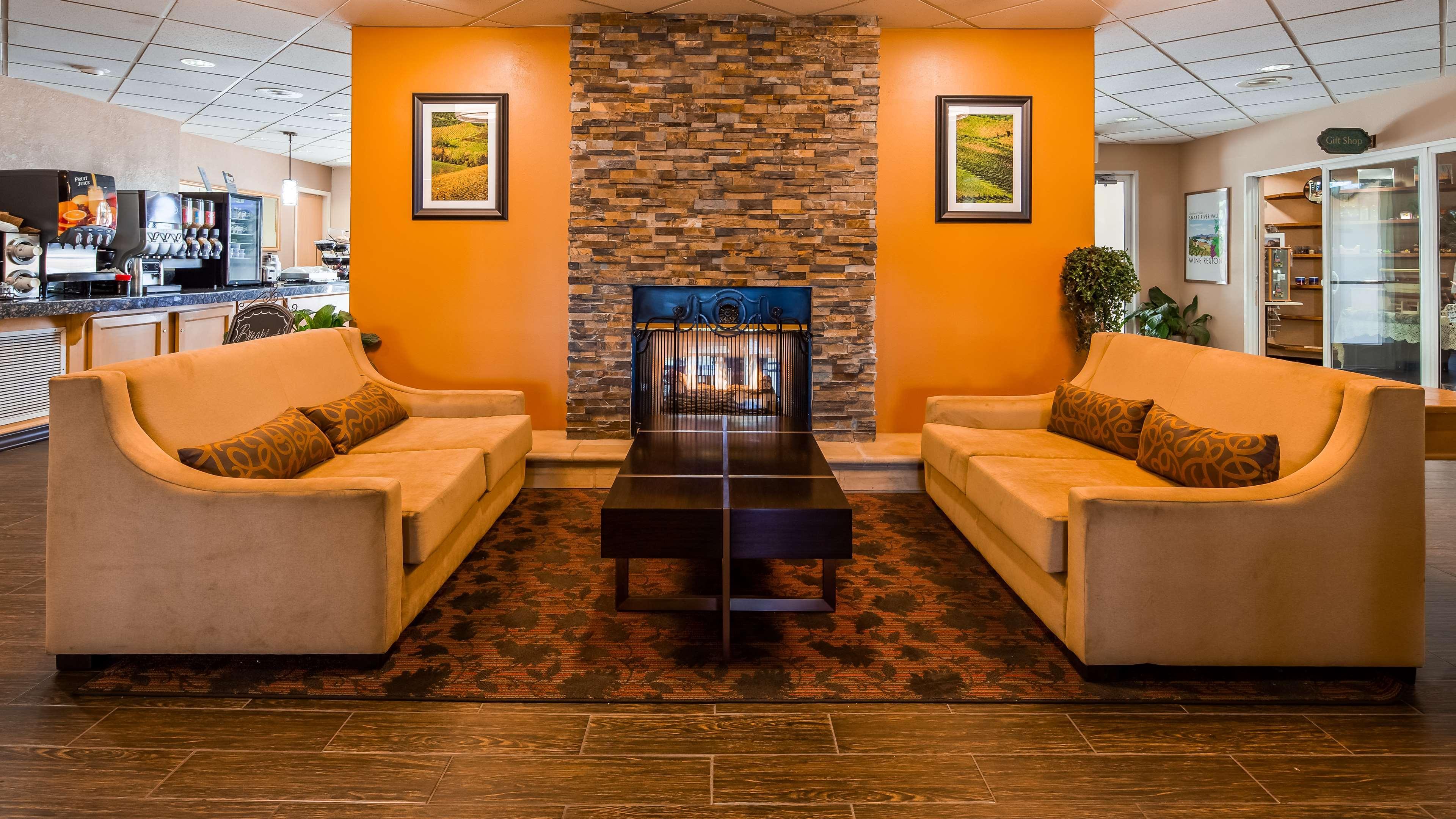 Best Western Plus Caldwell Inn & Suites Extérieur photo