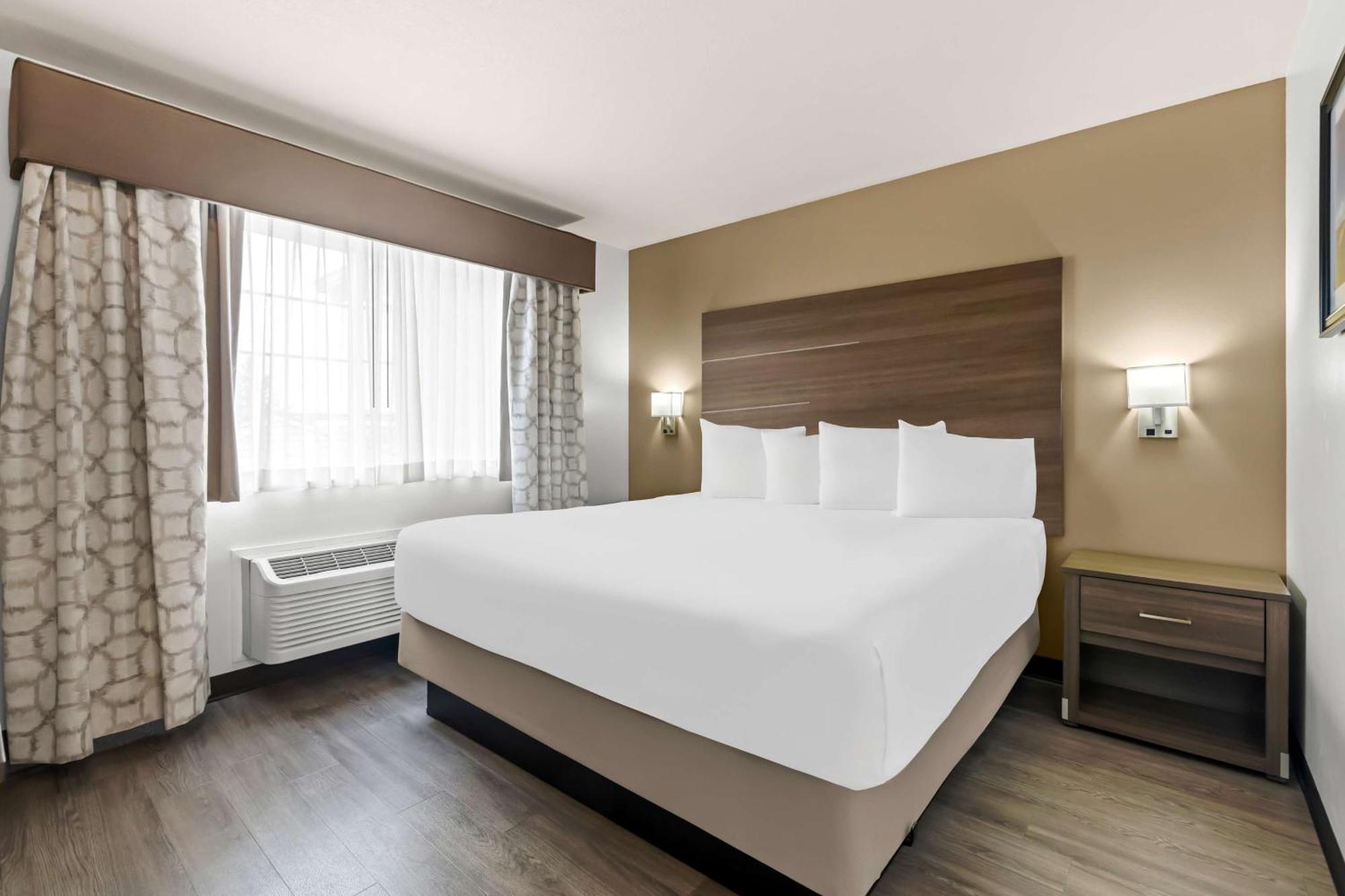 Best Western Plus Caldwell Inn & Suites Extérieur photo