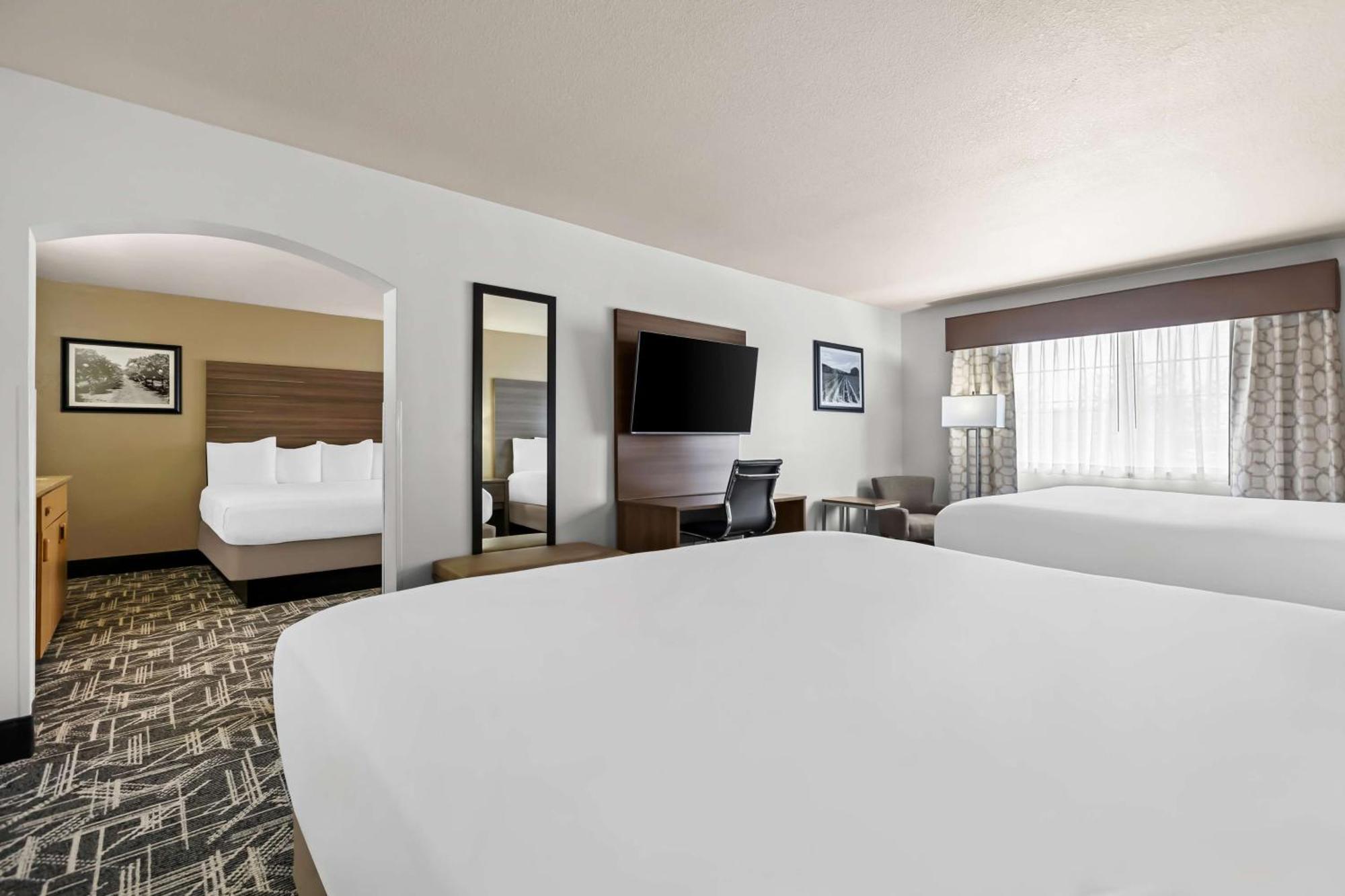 Best Western Plus Caldwell Inn & Suites Extérieur photo
