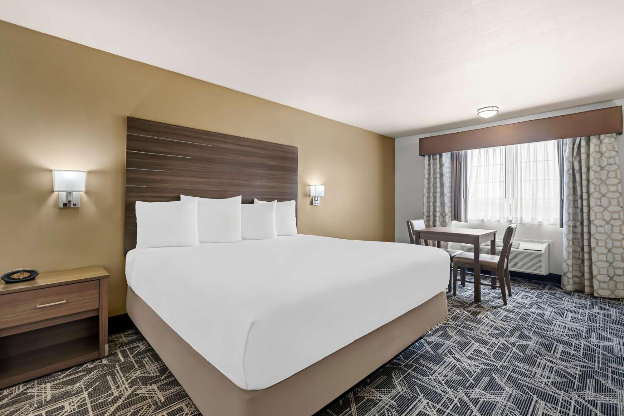 Best Western Plus Caldwell Inn & Suites Extérieur photo